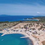 Lägenhet Amazing In Pag With Wifi