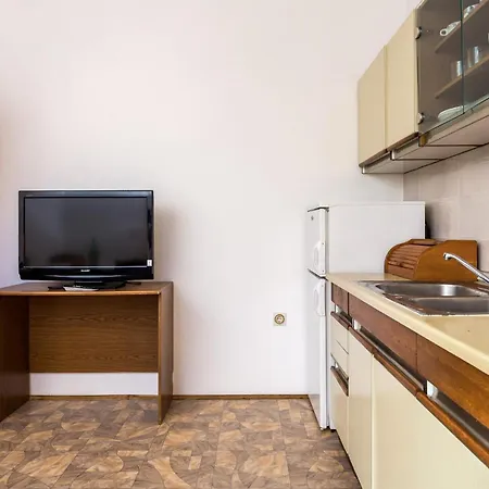 Gorgeous Apartment In Pag With Wifi