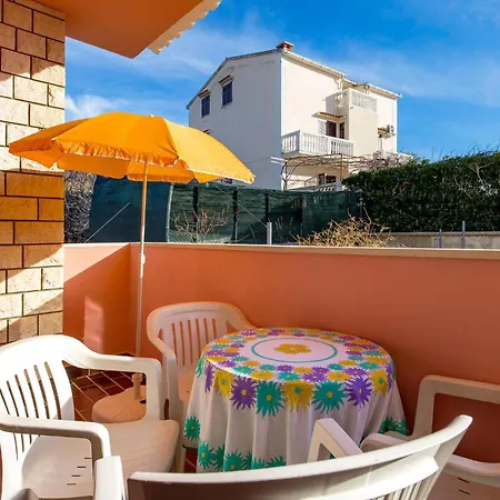 Gorgeous Apartment In Pag With Wifi