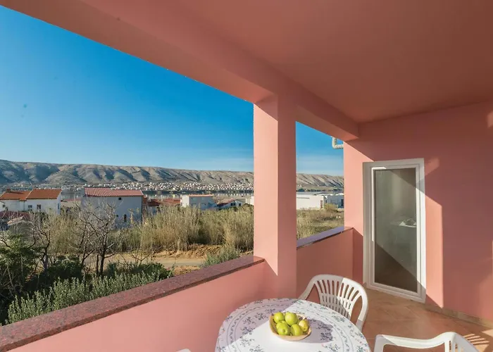 Amazing In Pag With Wifi Apartmán Pag Town